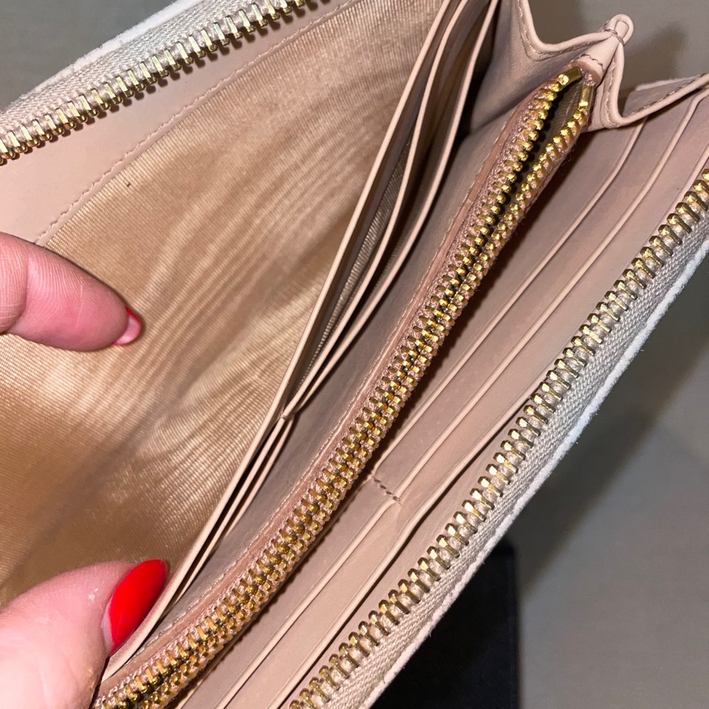 PRADA Authentic Wallet - Picture 14 of 16